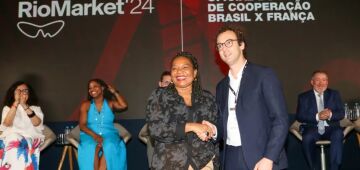 Margareth Menezes assina acordo de cooperação audiovisual entre Brasil e França