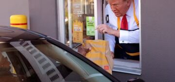 Trump se veste de funcionário do McDonald's para desacreditar Kamala