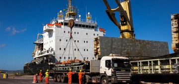 Brasil tem superávit de US$ 2,99 bilhões na balança comercial em setembro, mas saldo cai 41% 