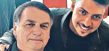 Jair Renan e Carlos Bolsonaro faltam sessões para acompanhar julgamento do pai em Brasília
