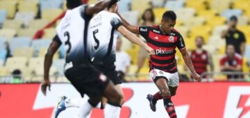 Flamengo joga bem, bate Corinthians e constrói vantagem na semi da Copa do Brasil