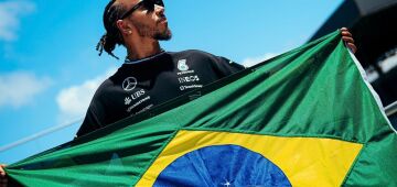 Lewis Hamilton homenageia Senna e Brasil em sua chegada a Interlagos