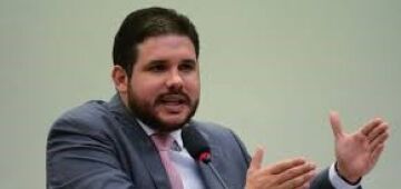 Sucessão na Presidência da Câmara. Deputado Hugo Motta já age como candidato de Lula. Entenda

