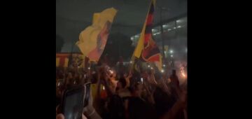 Torcida do Sport recepciona time com festa antes de jogo com Operário-PR; assista