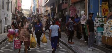 Dia do Comerciário: saiba o que abre e o que fecha no Grande Recife nesta segunda (21)