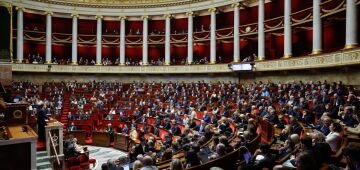 Câmara Baixa do Parlamento francês rejeita orçamento para 2025