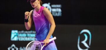 Swiatek volta às quadras com vitória de virada sobre Krejcikova no WTA Finals