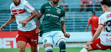 Goiás vence CRB nos minutos finais e mantém sonho do acesso à Série A