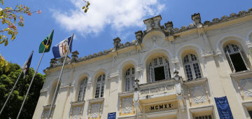 Câmara do Recife aprova projeto de lei que institui intervalo bíblico em escolas da cidade