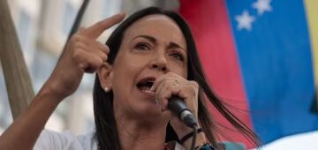 María Corina pede que Brasil pressione Maduro após novo cerco à embaixada Argentina