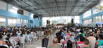 Fiéis movimentam o Morro da Conceição no último domingo antes da Festa do Morro