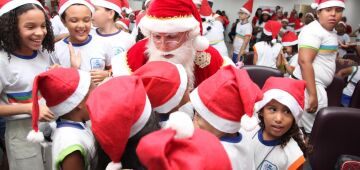 Papai Noel dos Correios: veja como participar de campanha de Natal e adotar cartas de crianças 