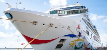 Norwegian Star: mais de 2 mil turistas visitam o Recife com o desembarque do cruzeiro