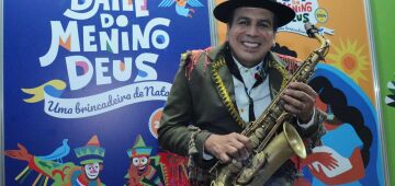 Em apresentação no Baile do Menino Deus, Spok improvisa com maestria após falha no saxofone