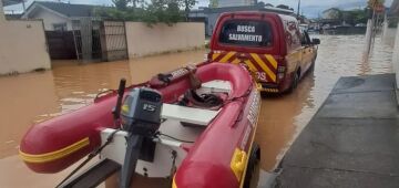 Chuvas deixam 781 desabrigados em Santa Catarina