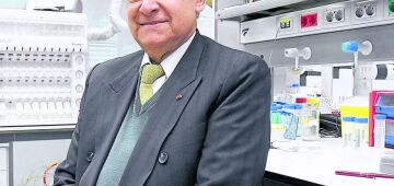 Morre o cientista colombiano Manuel Elkin Patarroyo, pioneiro da vacina contra a malária