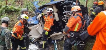 Piloto de helicóptero e menina de 11 anos passaram a noite em mata até serem resgatados