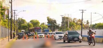 Recife: cavalo é encontrado morto na avenida Cruz Cabugá; trânsito fica complicado