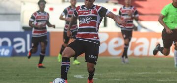 Santa Cruz anuncia rescisão com o atacante Gilvan e o volante Carlos Henrique