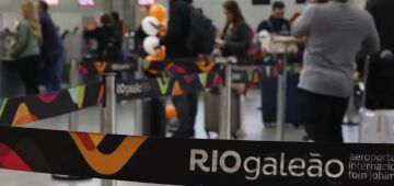 Empresário pernambucano é preso em aeroporto do RJ por estupro de criança em voo que vinha de Miami