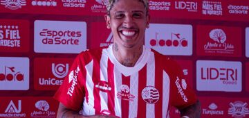 Náutico oficializa renovação com o meia Wenderson