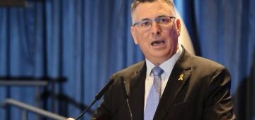 Israel pede ao mundo que impeça o Irã de desenvolver uma bomba atômica, após reimposição de sanções