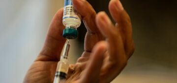 Casos de sarampo tiveram aumento de 34 vezes em 2025, alerta Opas