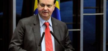 "Eleições serão disputadas por quem tem elegibilidade", diz Kassab sobre Bolsonaro