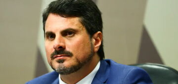 Moraes suspende uso de tornozeleira pelo senador Marcos do Val