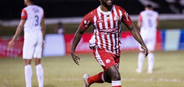 Bruno Mezenga oficializa saída do Náutico em texto nas redes sociais: "Parto com saudade"