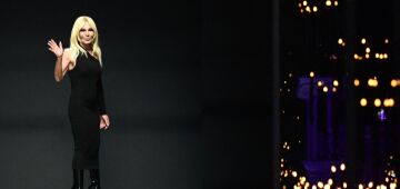 Mundo perdeu um "gigante" com a morte de Armani, afirma Donatella Versace