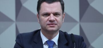 Anderson Torres abre mão de recurso e diz que usará período na prisão para "aprimoramento pessoal"