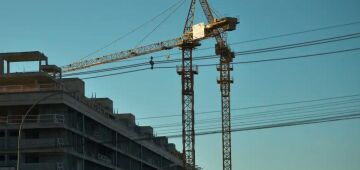 Confiança da construção cai em dezembro ao menor nível desde maio de 2021, diz FGV