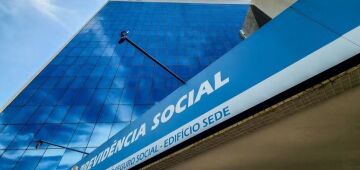 Aposentados e pensionistas do INSS podem consultar antecipação do 13&ordm;