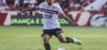 Santa Cruz oficializa a renovação contratual com o lateral-esquerdo Rodrigues