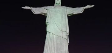 Como paraquedistas chegaram até a mão do Cristo Redentor para saltar?