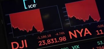 Bolsas de NY fecham em baixa com dados aquém do esperado nos EUA e reduzem alta mensal