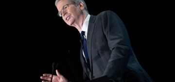 EUA esperam garantir fluxo de ímãs de terras raras da China e veem acordo próximo, diz Bessent