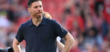 Guardiola presta apoio a Xabi Alonso, pressionado no Real: "Ele tem controle da situação"