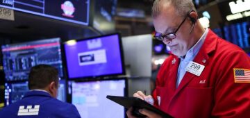 Wall Street fecha em alta após dados sobre o crescimento