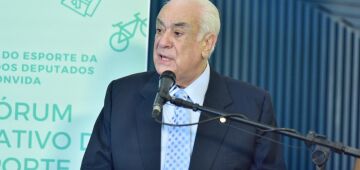 PL recua e decide não expulsar deputado que defendeu Moraes