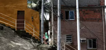 Pretos e pardos têm menos acesso à infraestrutura urbana que brancos