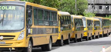 Prefeitura do Jaboatão disponibiliza ônibus para moradores em situações de risco