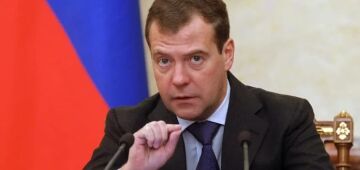 Medvedev: Macron e Merz são "aberrações raras" que se esqueceram da 2ª Guerra

