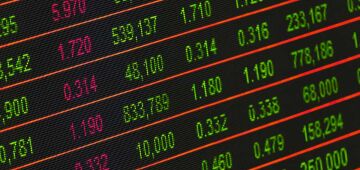 Bolsas da Europa fecham em alta com expectativa de corte pelo Fed e montadoras em destaque