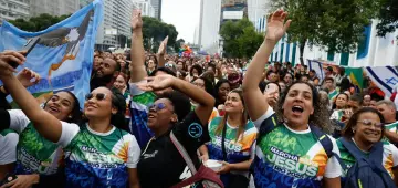 Evangélicos crescem e representam mais de um quarto da população, segundo IBGE