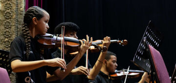 Orquestra Criança Cidadã promove concerto oficial no Teatro Santa Isabel nesta terça-feira (2)