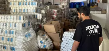 Polícia fecha duas fábricas clandestinas de cosméticos no Rio
