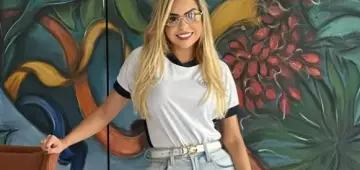 Prefeita de Marituba (PA) viraliza em vídeo de biquíni e rebate críticas: "Machismo e preconceito"