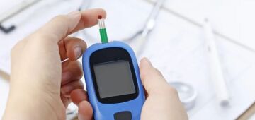 Diabetes: novo sensor com IA chega ao Brasil; veja o que faz a nova geração de medidores de glicose